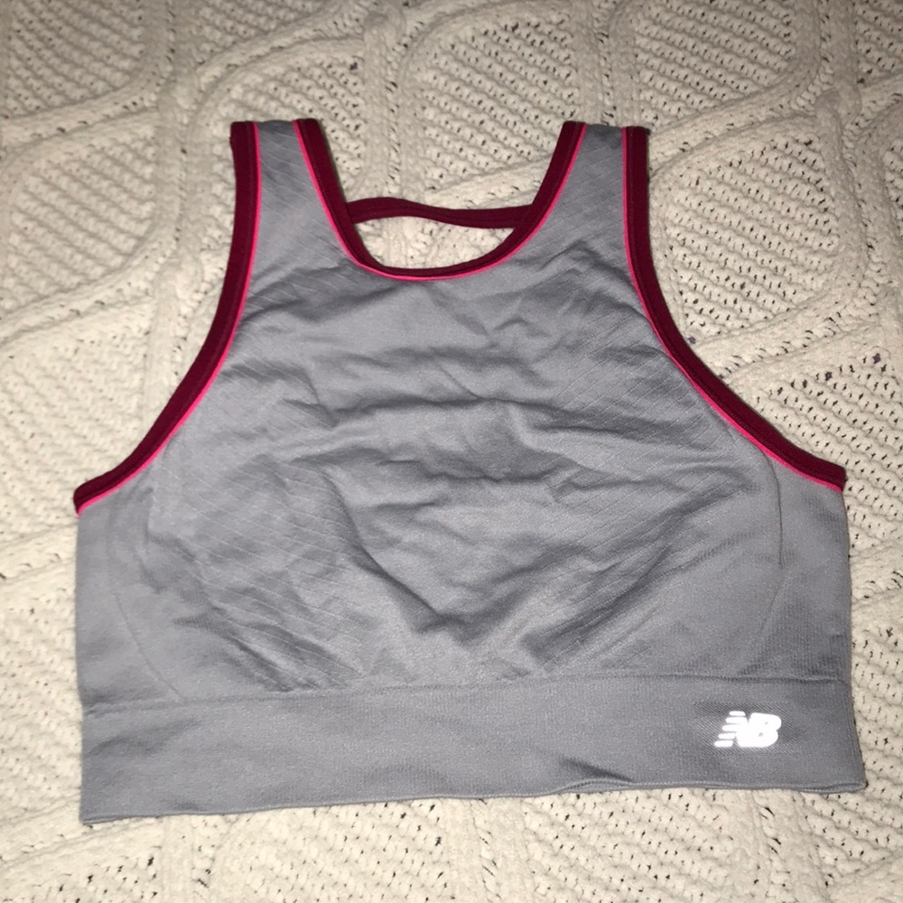 🌸NWOT Size M sports bra🌸